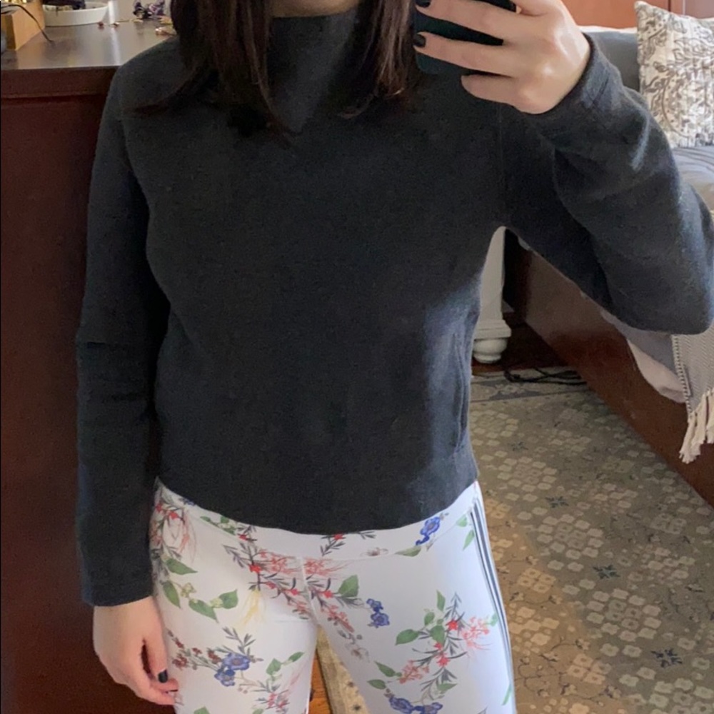Grey funnel neck Lululemon Sz 6 sweatshirt